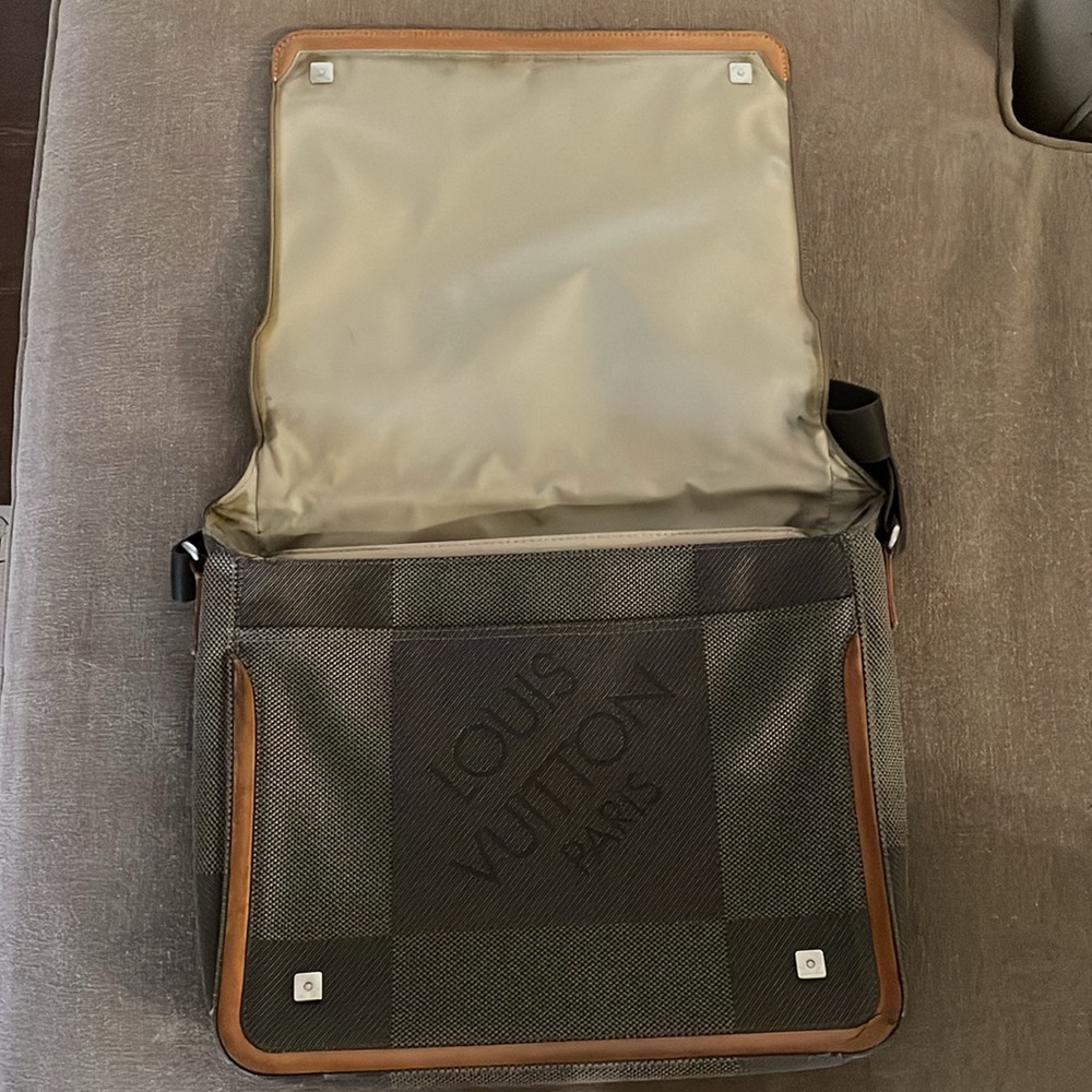 Louis Vuitton Black and Brown Damier Graphite Canvas Messenger Bag - Picture 2 of 10